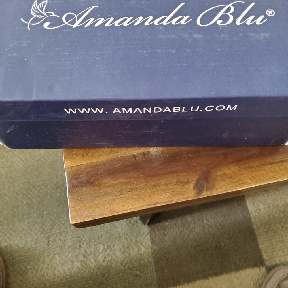 Sandals - Picture 3 of 4